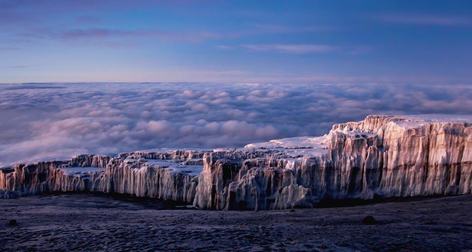 Ice fields at the summit of Mount Kilimanjaro, Tanzania (© Oleg Bulanyy) &copy; (Bing Canada)