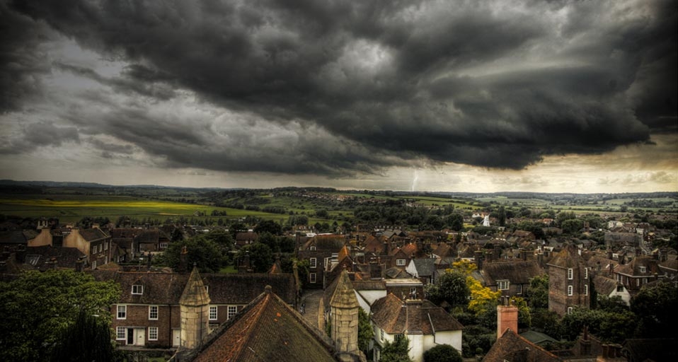 Storm over Rye, England – Gregory Warren/Getty Images &copy; (Bing Canada)