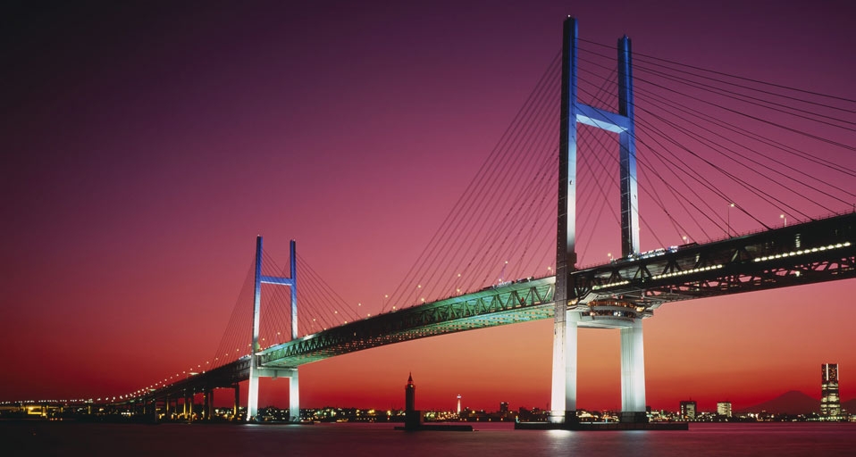 ｢横浜ベイブリッジの夜景｣神奈川, 横浜 -- JTB Photo/Photolibrary &copy; (Bing Japan)
