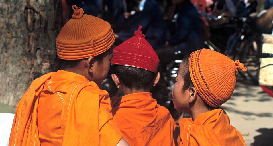 风情云南游：傣族佛教的小沙弥 -- Hanan Isacher/Jon Arnold Travel/Photolibrary &copy; (Bing China)