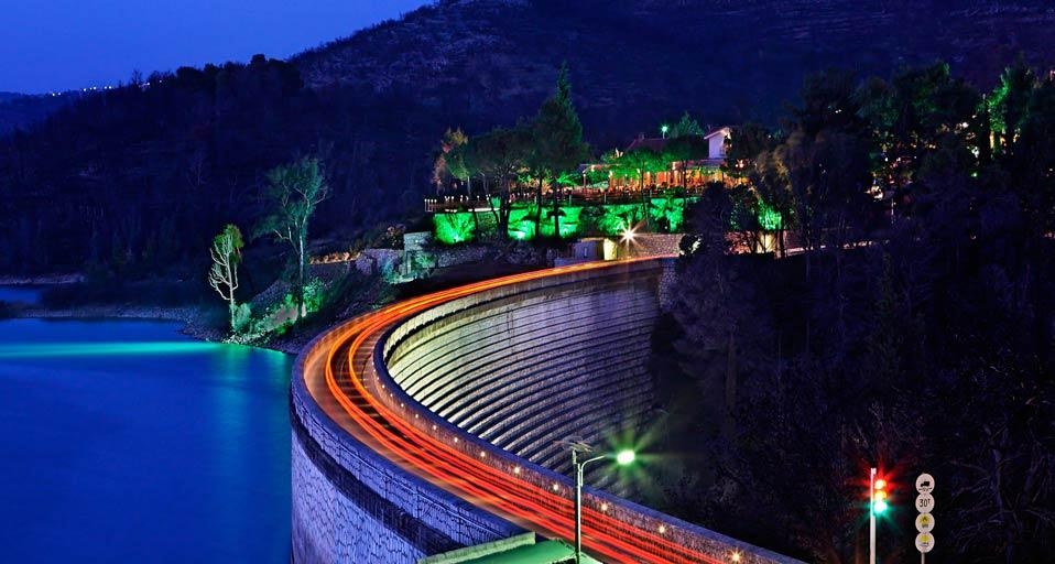 Marathon Dam and Lake, Attica, Greece (© Hercules Milas/Alamy) &copy; (Bing United States)