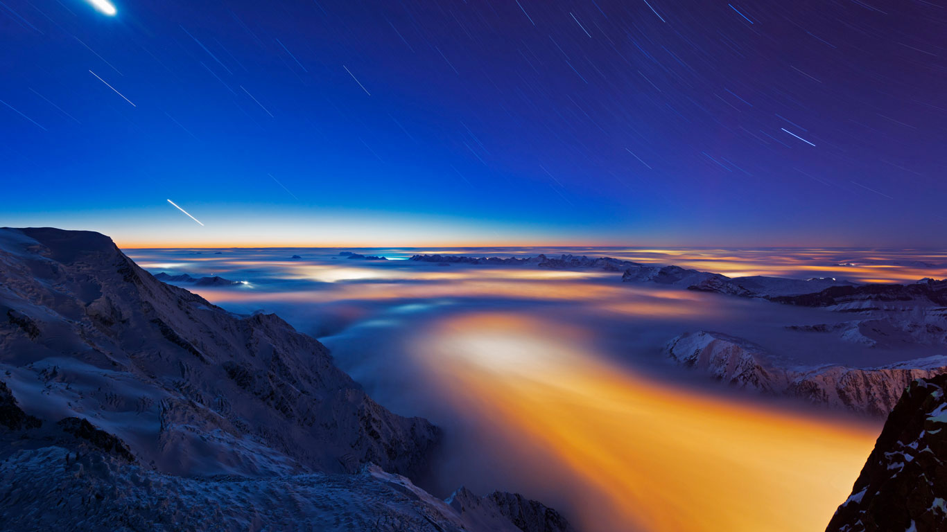 法国霞慕尼山谷上空的云海 (© Masterfile)(Bing China)