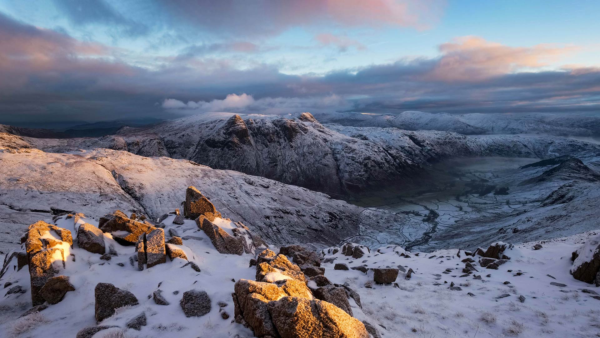 The Langdale Pikes in winter under fresh snow, Lake District, Cumbria (© Nigel Wilkins/Alamy Stock Photo)(Bing United Kingdom)