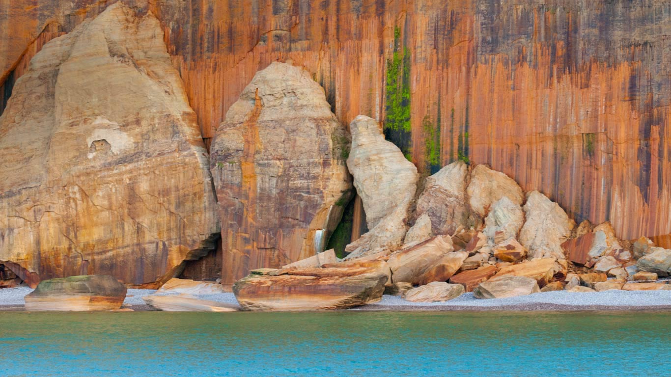 画岩湖滨，美国密歇根州 (© Steve Gettle/Minden Pictures)(Bing China)