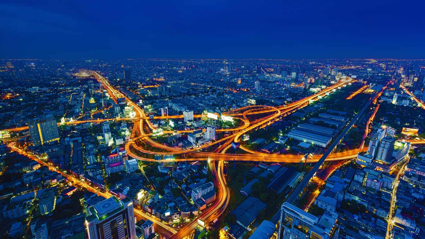泰国，曼谷，高速公路延时摄影 (© Imaake/Shutterstock)(Bing China)