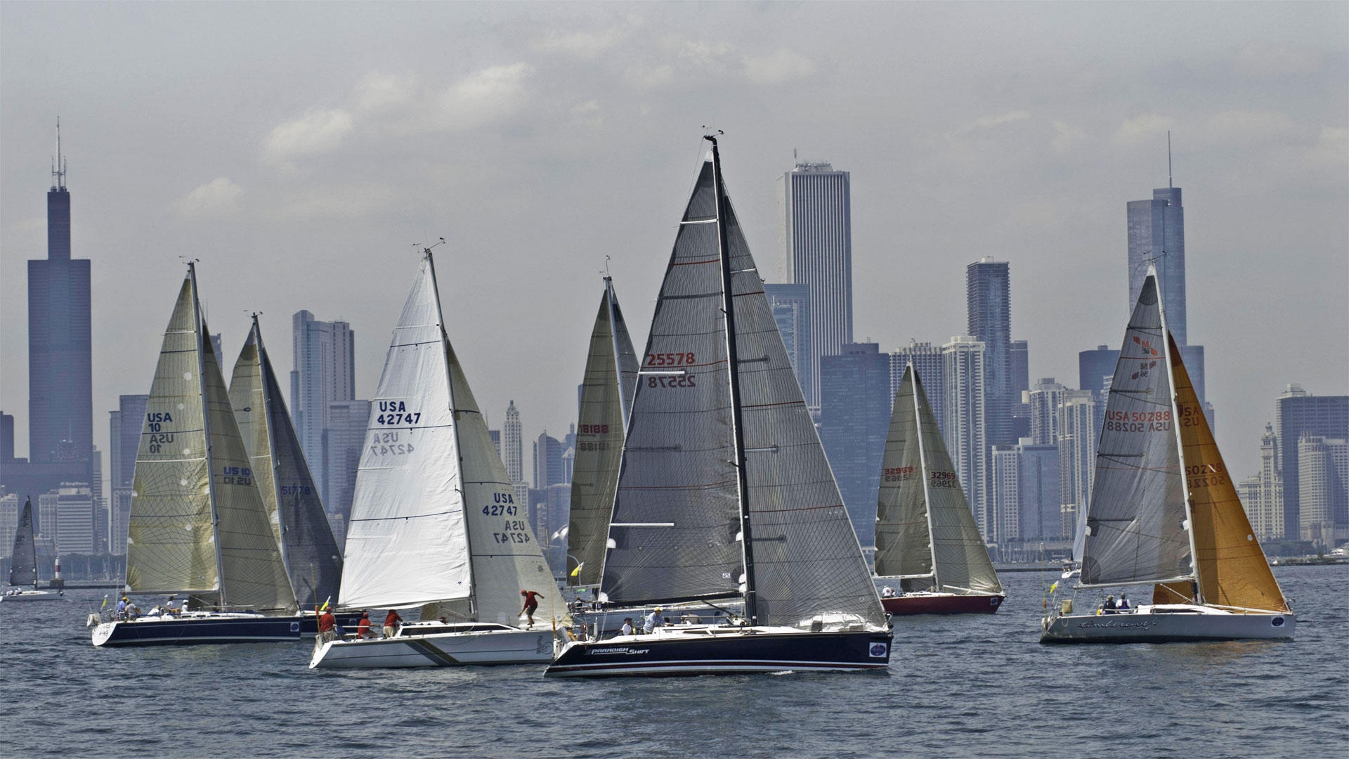 Sailors begin their journey from Chicago to Mackinac Island, Michigan during the Race to Mackinac (© Karen I. Hirsch/Alamy)(Bing Canada)