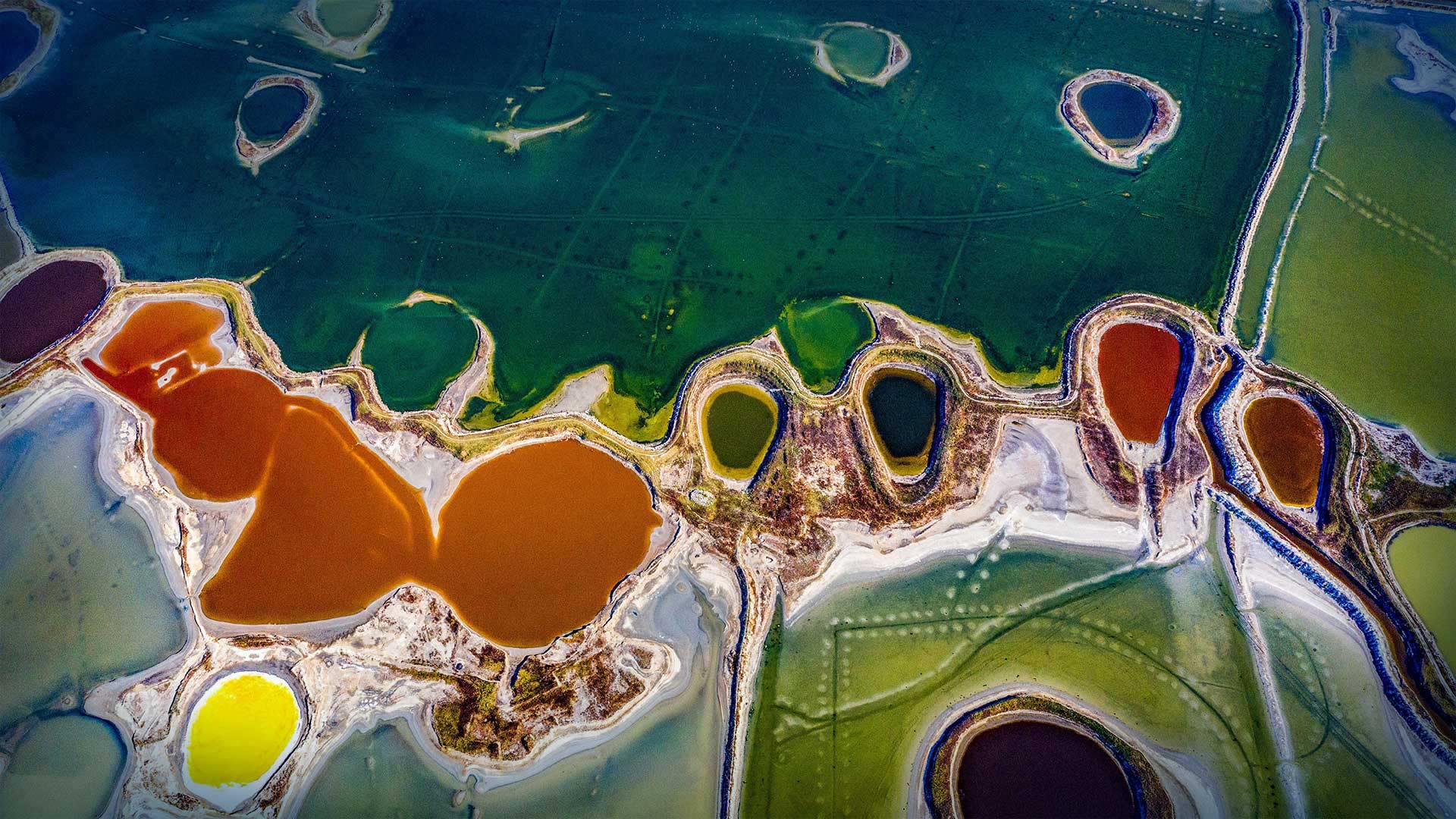 运城盐湖，中国山西 (© Xinhua/Alamy)(Bing China)