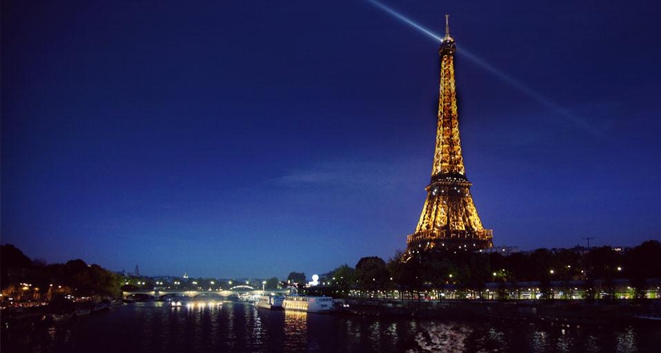 法国巴黎埃菲尔铁塔 (© Jamie Beck and Kevin Burg. Courtesy of the City of Paris and the operator of the Eiffel Tower. © Pierre Bideau for the lighting of the Eiffel Tower) &copy; (Bing China)