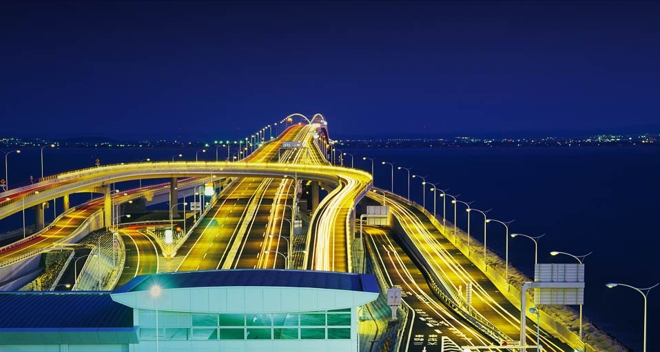 「東京湾アクアライン」川崎市 川崎区～木更津市 -- UnlistedImages/Photolibrary &copy; (Bing Japan)