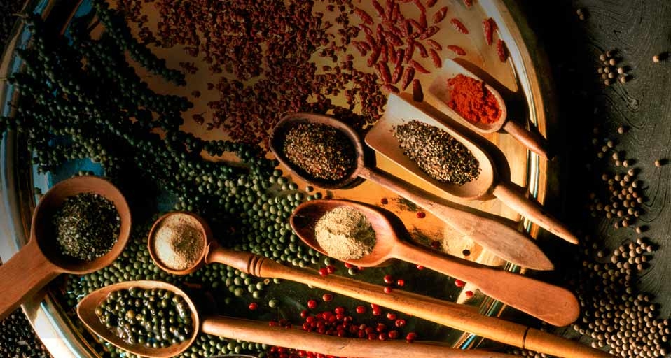 调味材料花椒 -- Michael Rosenfeld/Foodpix/Getty Images &copy; (Bing China)