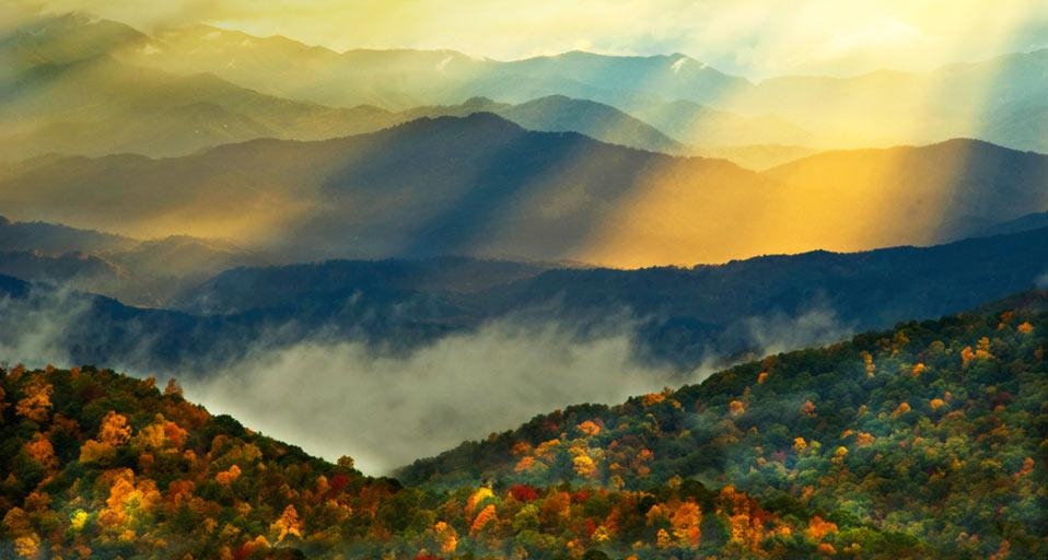 美国北卡罗来纳州大雾山国家公园的秋天 (© Nancy Rotenberg/Danita Delimont) &copy; (Bing China)