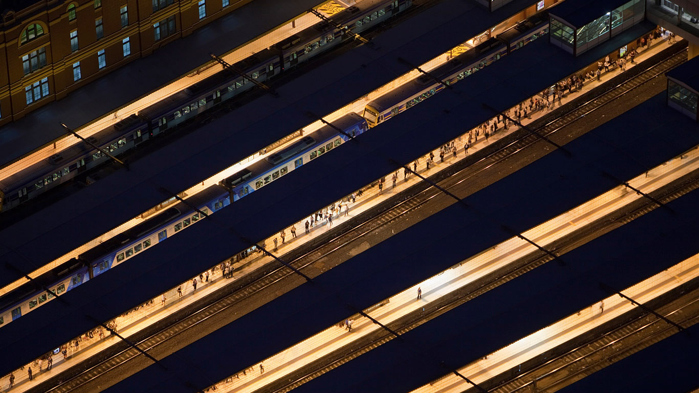Flinders Street Station in Melbourne, Victoria, Australia (© Ashley Cooper/Aurora)(Bing Australia)