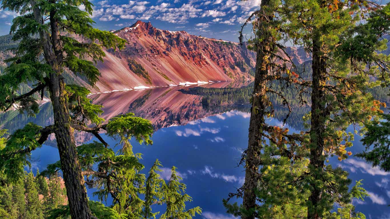 The Watchman Peak in Crater Lake National Park, Oregon (© Dennis Frates/Alamy)(Bing Australia)