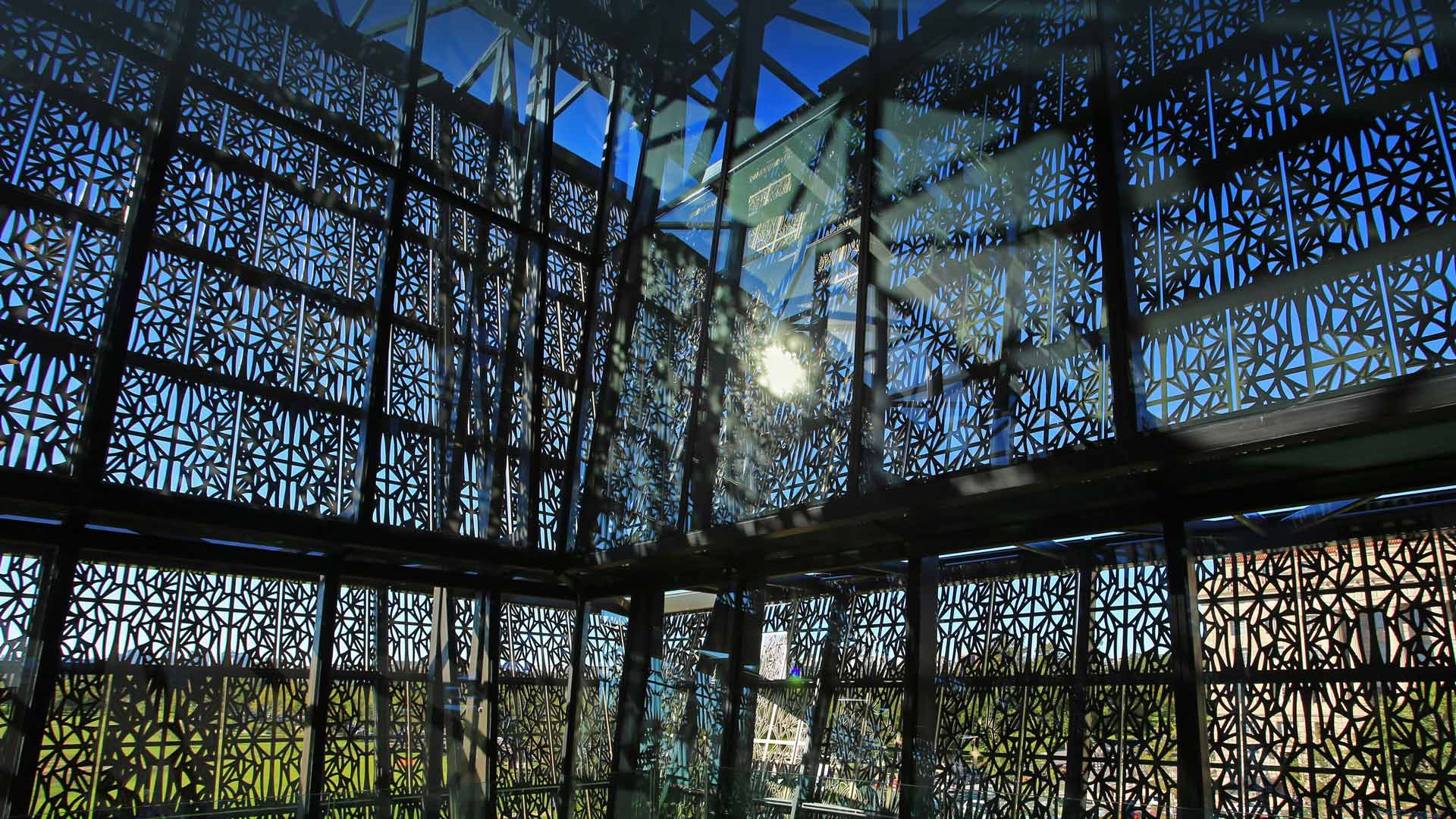 Smithsonian National Museum of African American History and Culture, Washington, DC (© tse Pui Lung/Alamy)(Bing United States)