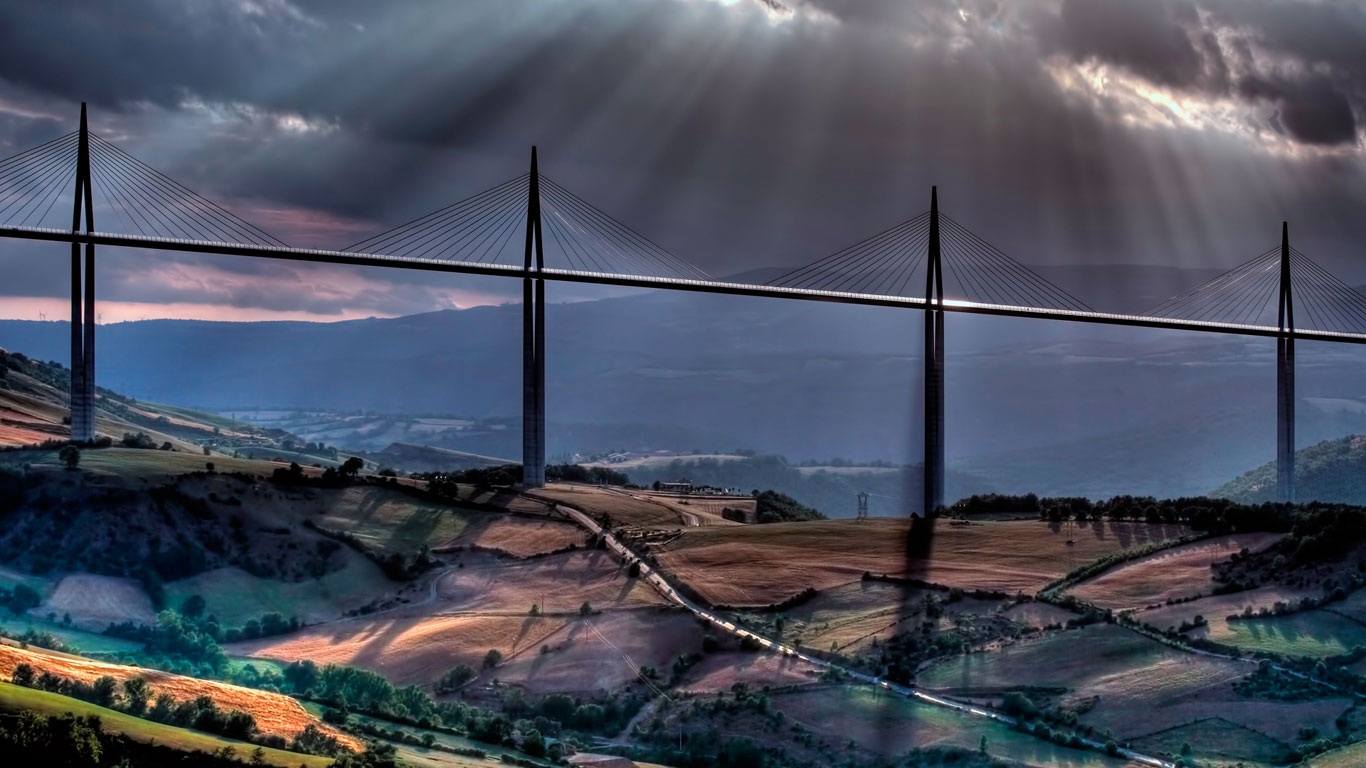 Millau Viaduct over the Tarn River Valley near Millau, France (© Patrick Landmann/Science Photo Library)(Bing Canada)
