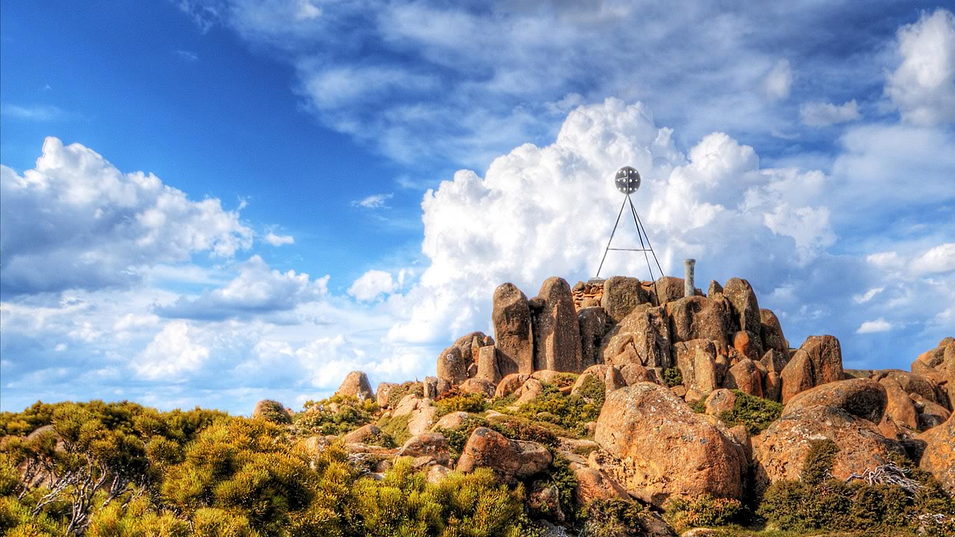 Pinnacle Rocks at Mount Wellington in Tasmania, Australia (© Artie Photography/Getty Images)(Bing Australia)