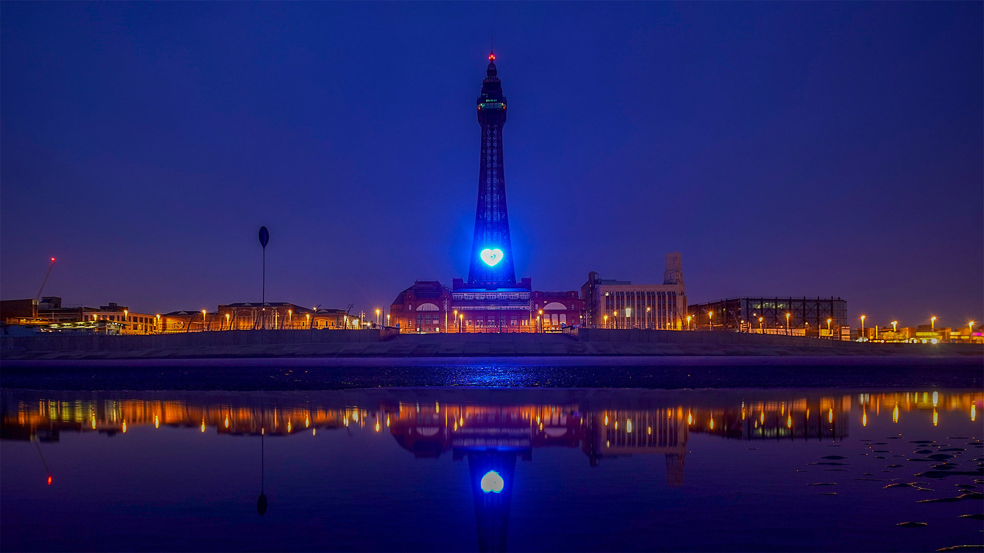 Blackpool Tower illuminated in blue to honour NHS workers during the coronavirus outbreak (© Christopher Furlong/Getty Images)(Bing United Kingdom)