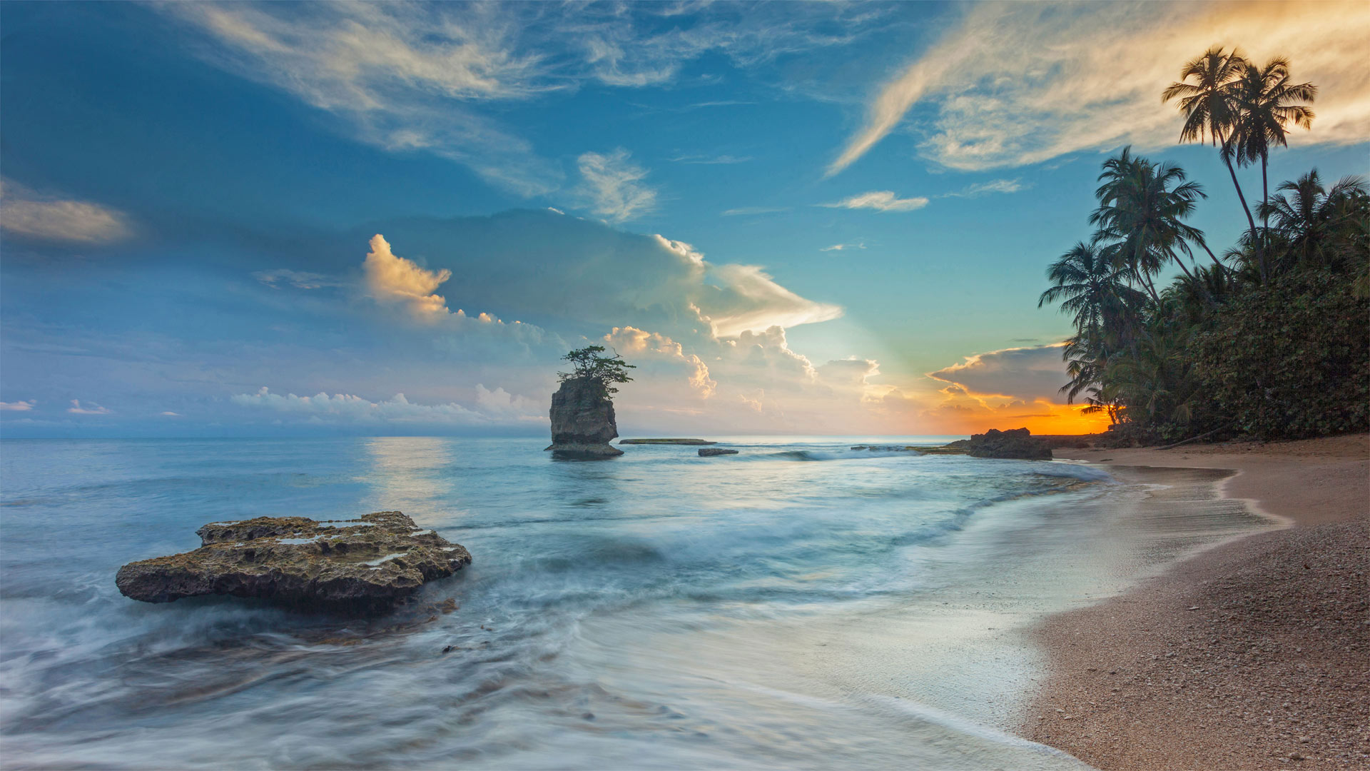卡惠塔国家公园的海岸线，哥斯达黎加 (© Greg Basco/Minden Pictures)(Bing China)