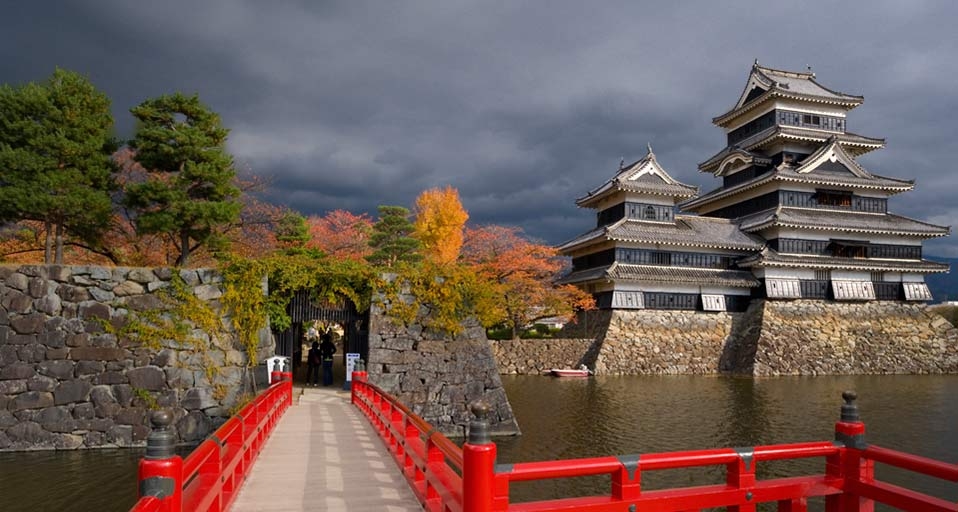 日本本州岛的松本城 -- Gavin Hellier/JAI/Corbis &copy; (Bing China)