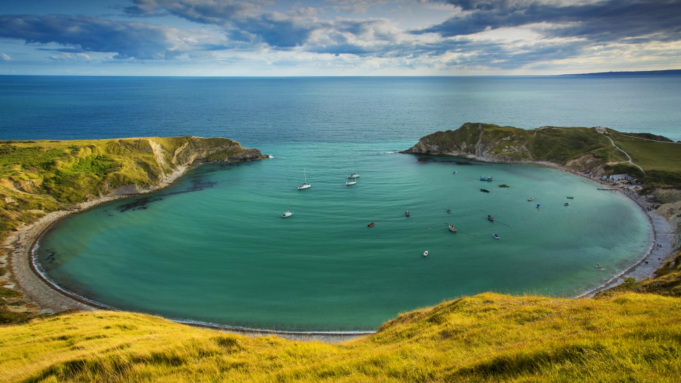 侏罗纪海岸的拉尔沃思湾，英格兰多塞特郡 (© Brian Jannsen/Danita Delimont)(Bing China)
