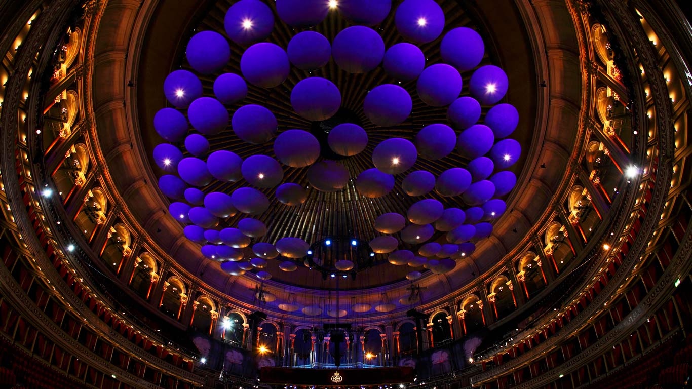 皇家阿尔伯特音乐厅顶部的吸声板，英国伦敦 (© chrisstockphotography/Alamy)(Bing China)