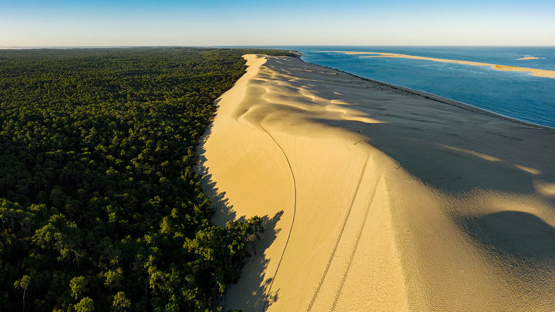 法国西南部阿卡雄湾的皮拉沙丘 (© aluxum/iStock/Getty Images Plus)(Bing China)