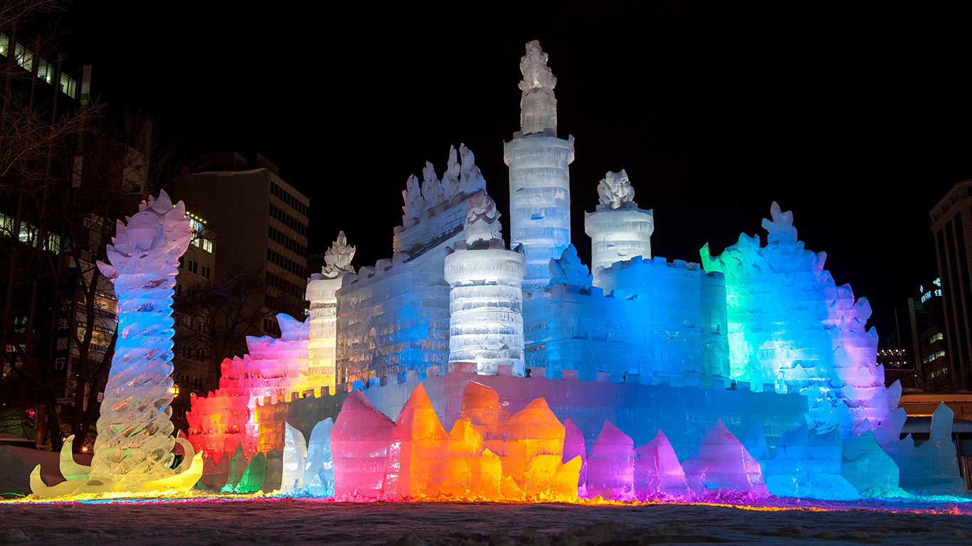 ｢さっぽろ雪まつり｣北海道, 札幌 (© JTB MEDIA CREATION, Inc./Alamy Stock Photo)(Bing Japan)
