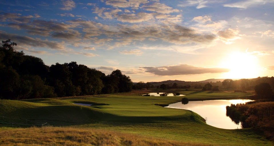 The 421 yards par 4, 14th hole on the 2010 Ryder Cup Course at the Celtic Manor Resort, Coldra Woods, South Wales -- David Cannon/Getty Images &copy; (Bing United Kingdom)