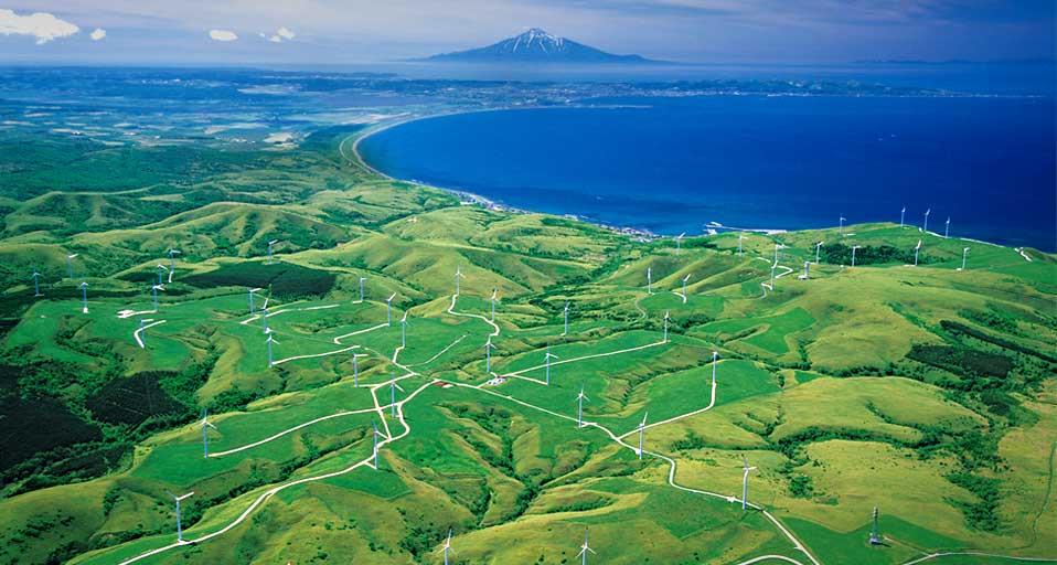 ｢風力発電所｣北海道, 稚内市 (© JTB Photo Communications, Inc./ageFOTOSTOCK)(Bing Japan)