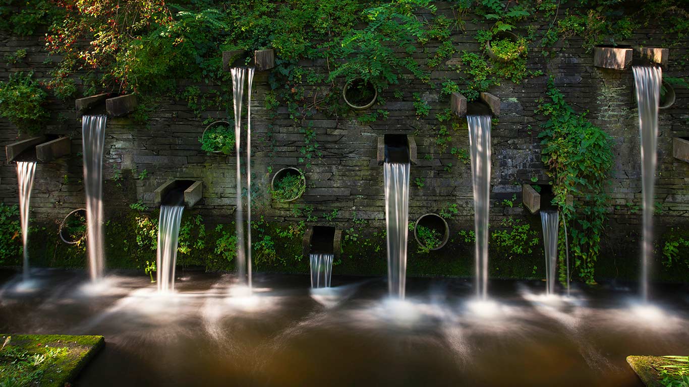 德国汉堡，花卉植物园的喷泉 (© Andreas Rose/imageBROKER/Corbis)(Bing China)