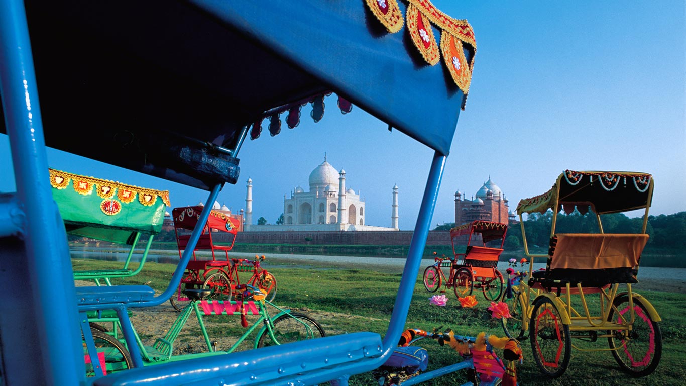 Rickshaws and view of Taj Mahal in Agra, India (© Dinesh Khanna/Axiom)(Bing Canada)