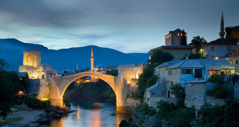 Stari Most bridge over the Neretva river in Mostar, Bosnia and Herzegovina (©Gavin Hellier/Corbis)(Bing Canada)