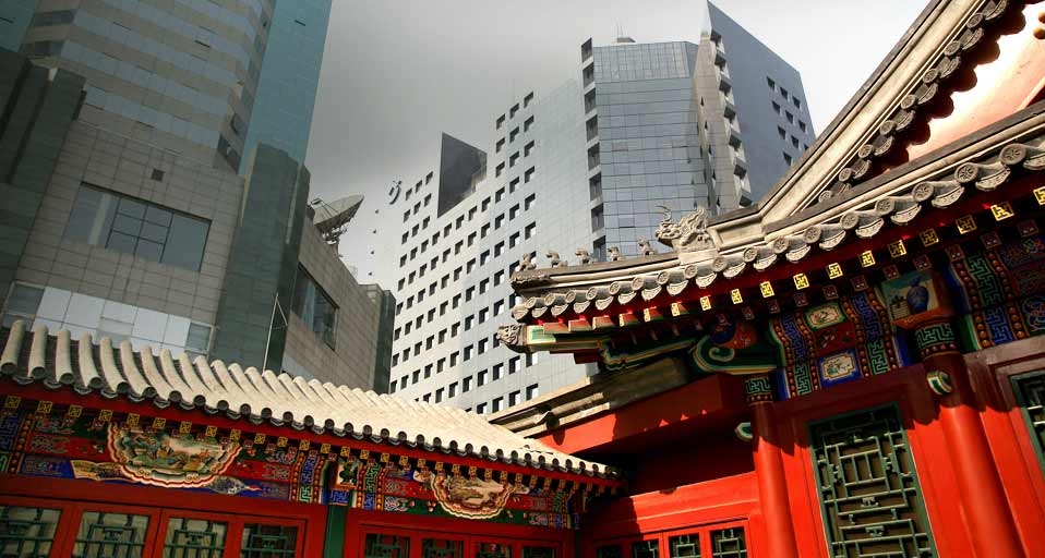 回顾祖国60年：城市中古今建筑交相辉映 -- Timothy Allen/Axiom/Photolibrary &copy; (Bing China)