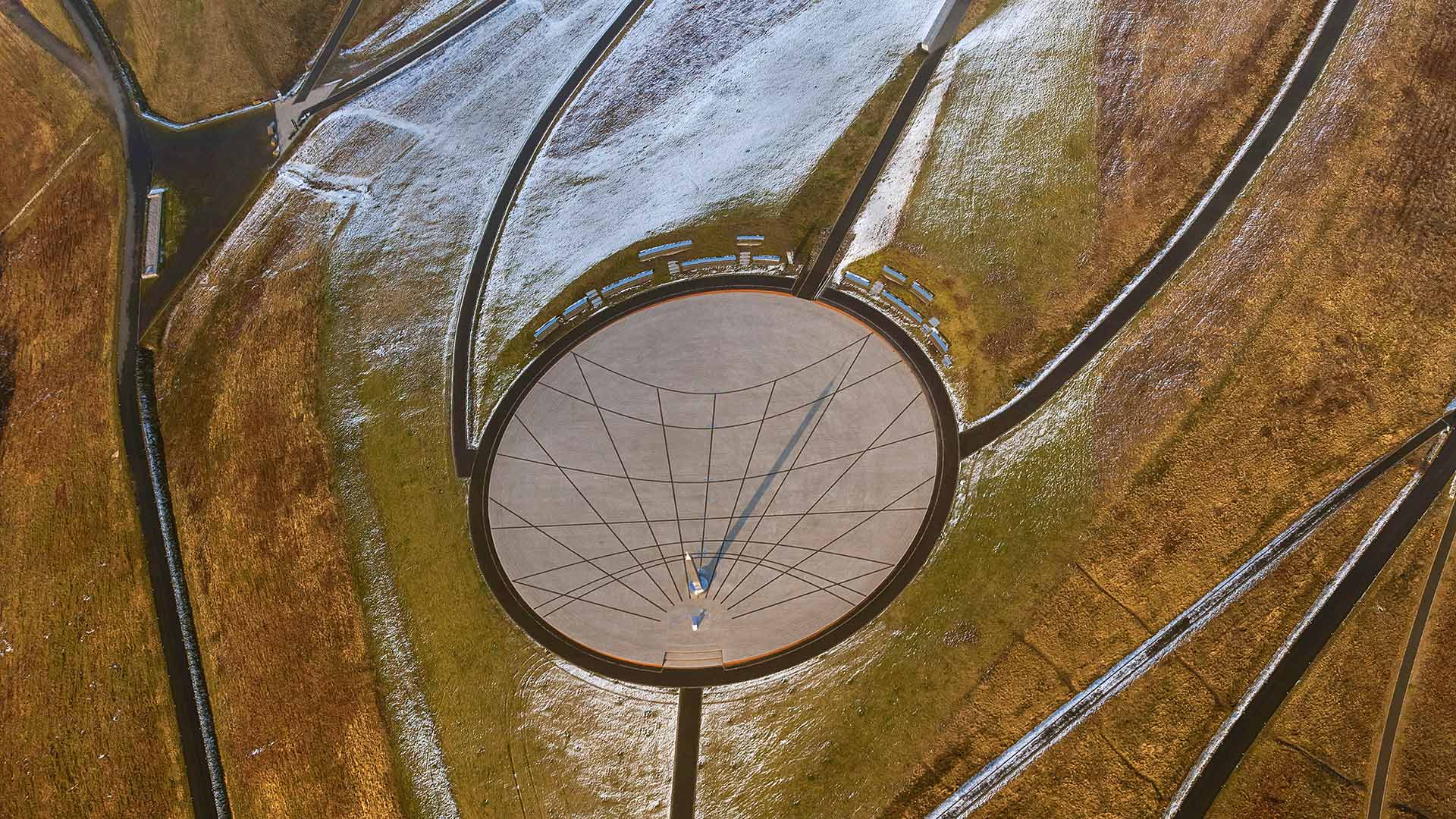Sonnenuhr auf der Halde Hoheward, Herten, Nordrhein-Westfalen (© Hans Blossey/imageBROKER/Alamy Stock Photo)(Bing Deutschland)
