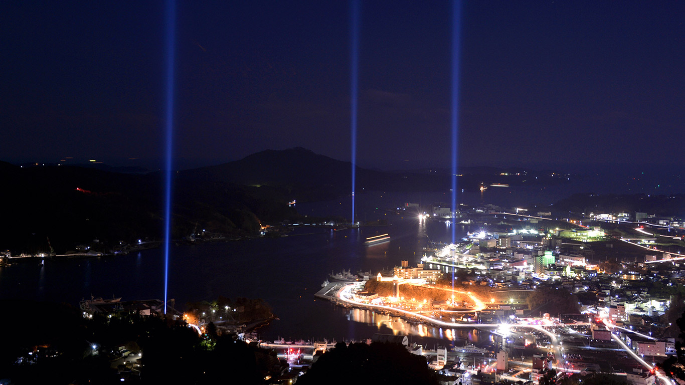 ｢3月11日からのヒカリ｣宮城県, 気仙沼 (© The Asahi Shimbun/Getty Images)(Bing Japan)
