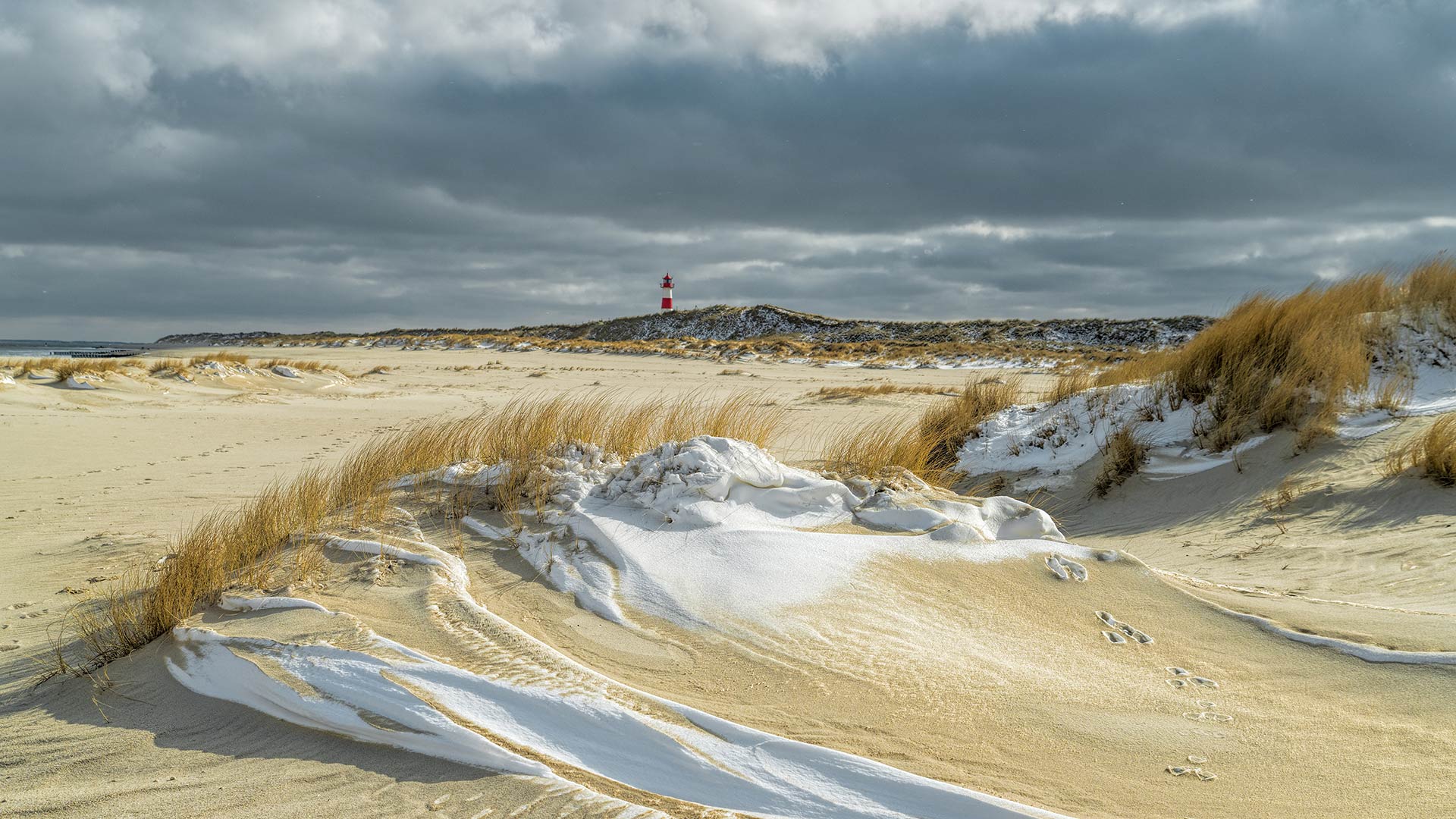 Strand der Insel Sylt, Schleswig-Holstein, im Winter (© RelaxFoto.de/iStock/Getty Images Plus)(Bing Deutschland)