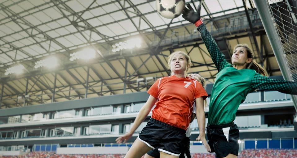 Soccer players (© Chris Crisman/Corbis) &copy; (Bing United States)