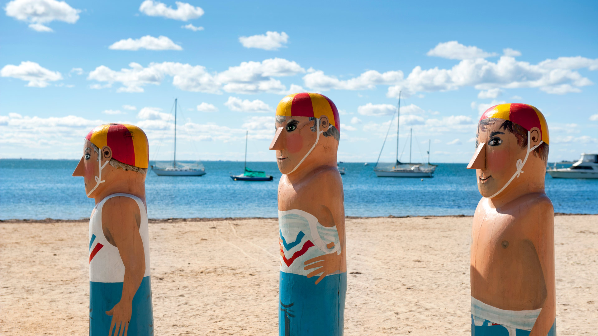 Painted bollards by Jan Mitchell along the Geelong waterfront precinct (© Rachel Lewis/Lonely Planet Images/Getty Images Plus)(Bing Australia)