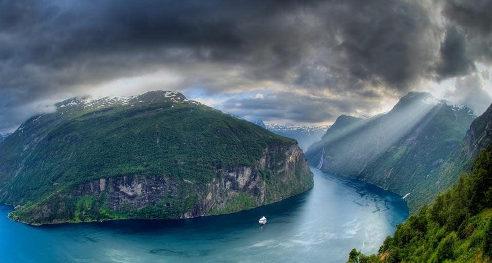 挪威盖伦格盖朗厄尔峡湾 (© Karsten Bidstrup/Lonely Planet Images) &copy; (Bing China)