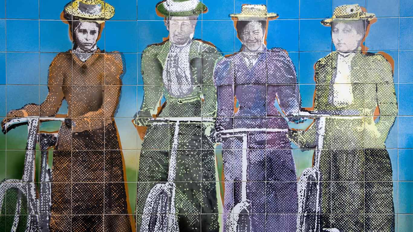 奥克兰艺术画廊的妇女参政瓷砖壁画，新西兰北岛 (© Robert Harding/Alamy)(Bing China)