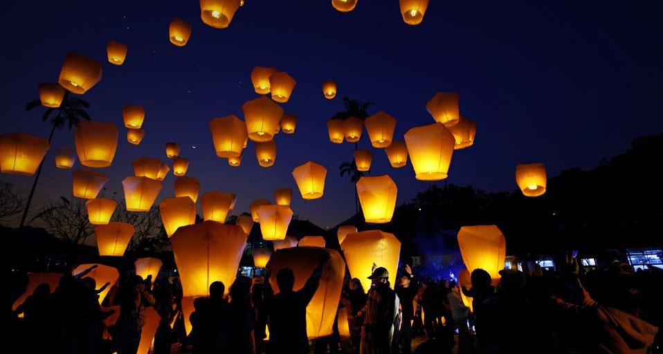 台湾平溪天灯 (© Jung-Pang Wu/Flickr/Getty Images) &copy; (Bing China)