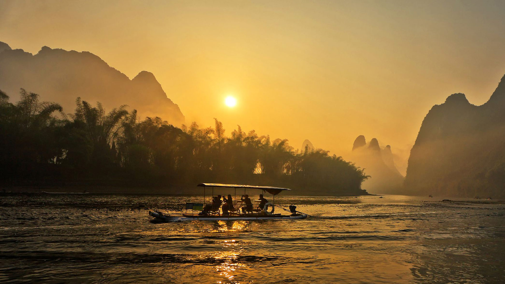 【今日劳动节】 (© Katvic/Shutterstock)(Bing China)