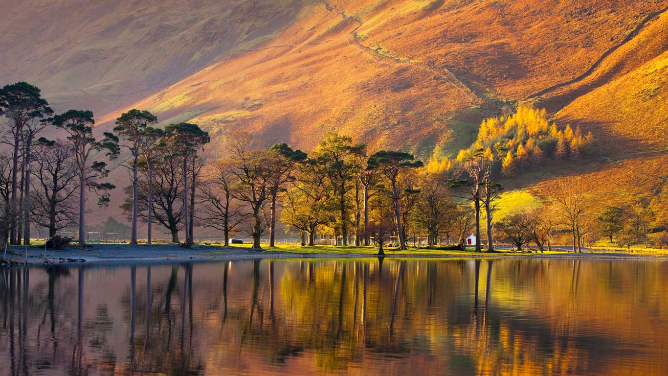 Buttermere, Lake District National Park, England (© Chris Warren/SuperStock)(Bing United States)