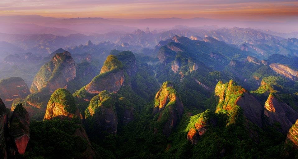湖南崀山日落美景 -- Tao Images/Photolibrary &copy; (Bing China)