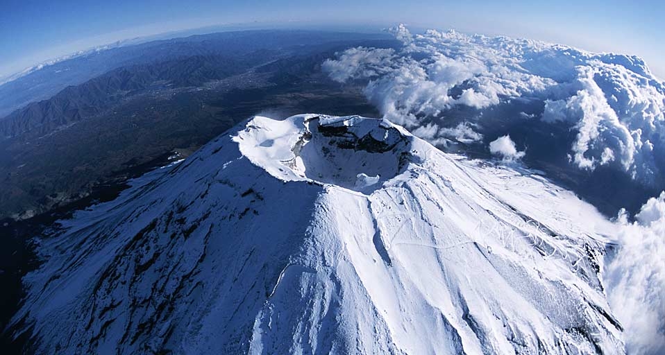 ｢富士山の噴火口｣静岡, 山梨 -- Karen Kasmauski &copy; (Bing Japan)