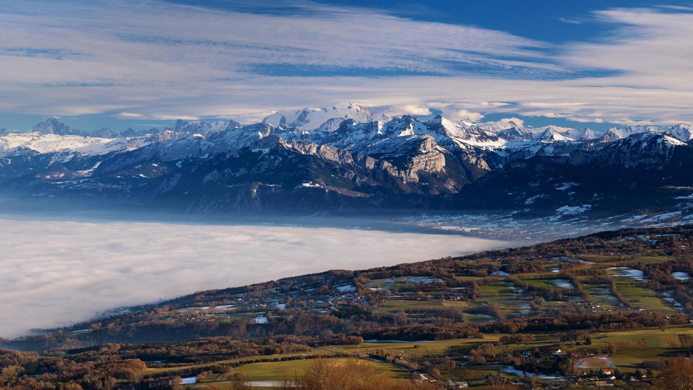 从萨雷布山视角眺望勃朗峰，法国 (© Niggli/Nimia)(Bing China)