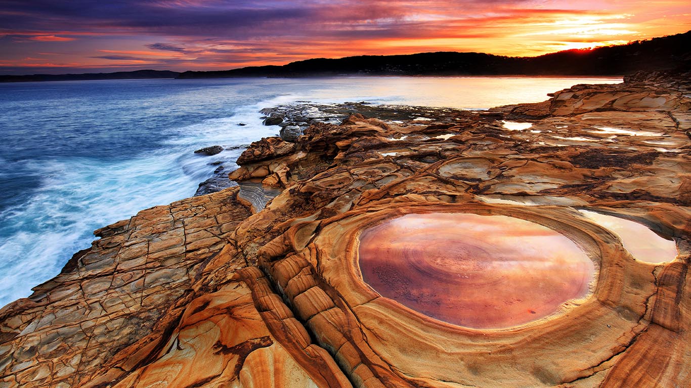 PuttyBeach，新南威尔士州，澳大利亚 (© Steve Daggar Photography/Moment/Getty Images)(Bing China)