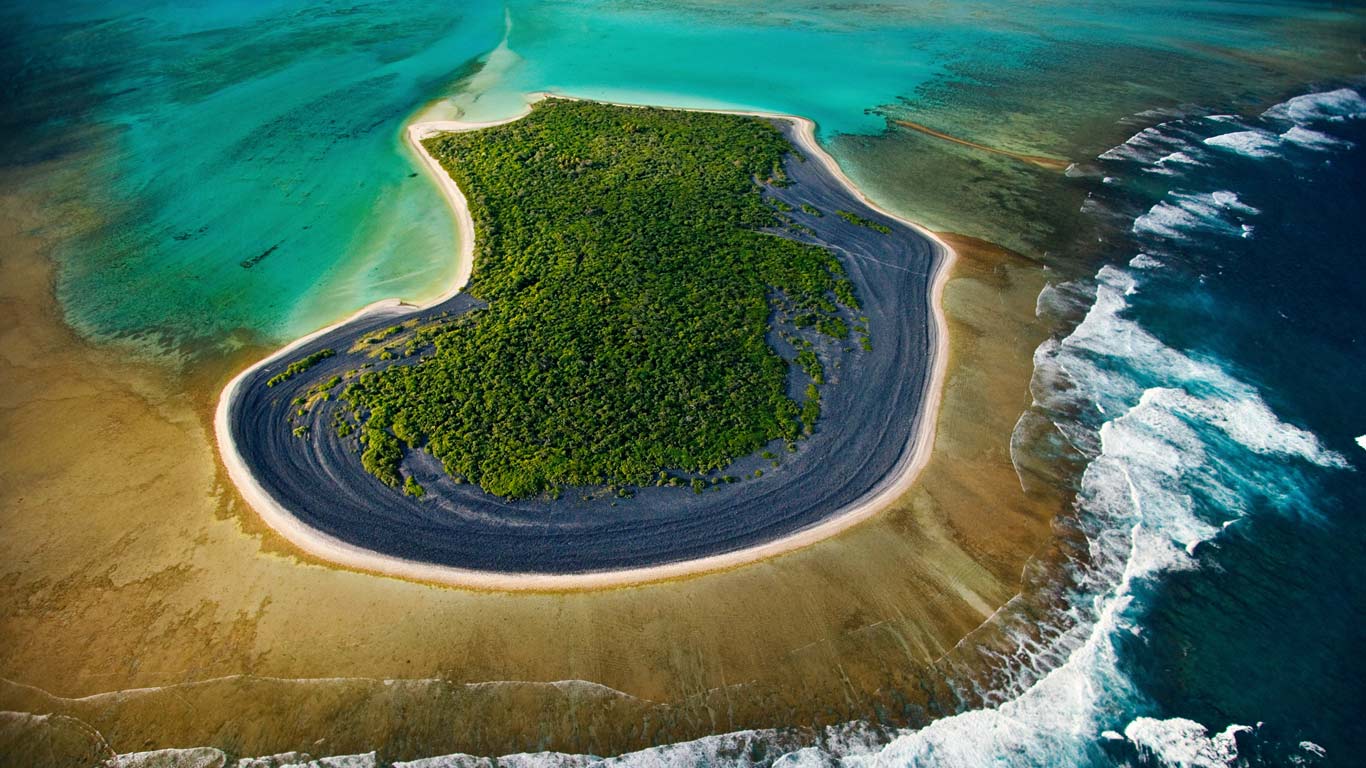 Îlot Nuami dans l’atoll de Nokanhui au sud de l’île des Pins, Nouvelle-Calédonie (© Hope Productions/Yann Arthus Bertrand/Getty Images)(Bing France)