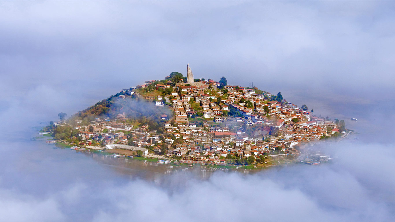 墨西哥，帕慈库罗湖上的哈尼古欧岛 (© Brian Overcast/Alamy)(Bing China)