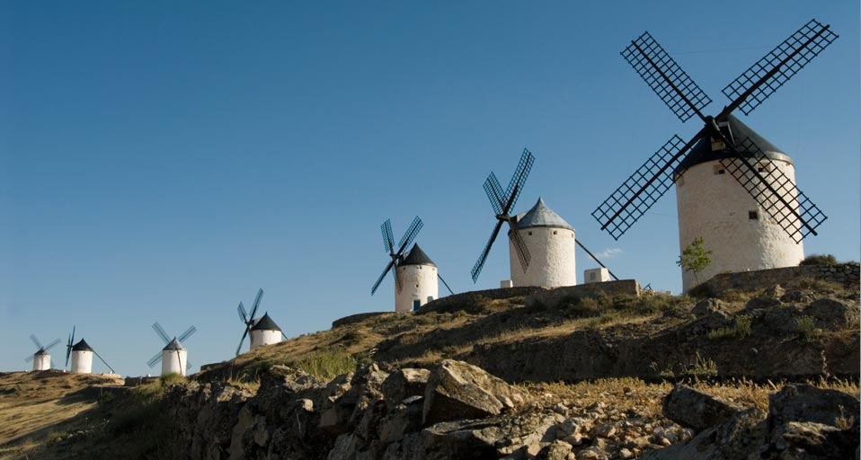 Spain, La Mancha,Castilla, Campo Consuegra, windmills &copy; (Bing United Kingdom)